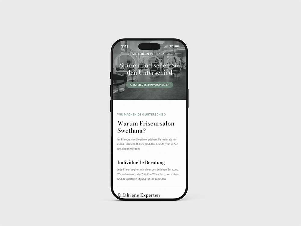 iPhone Mockup mit mobiler Webseite eines Friseursalons im UI-Design